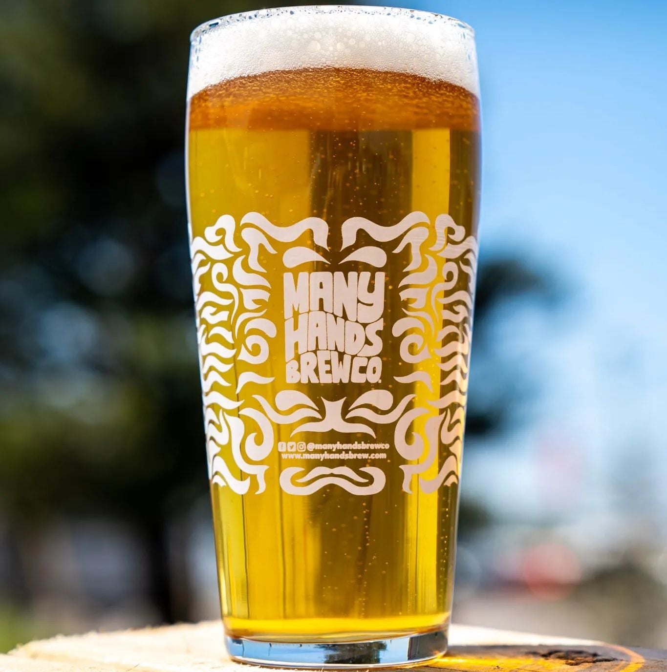 Branded pint glasses discount